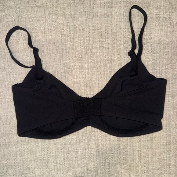 SKIMS Fits Everybody Unlined Demi Bra - Picture 2 of 3